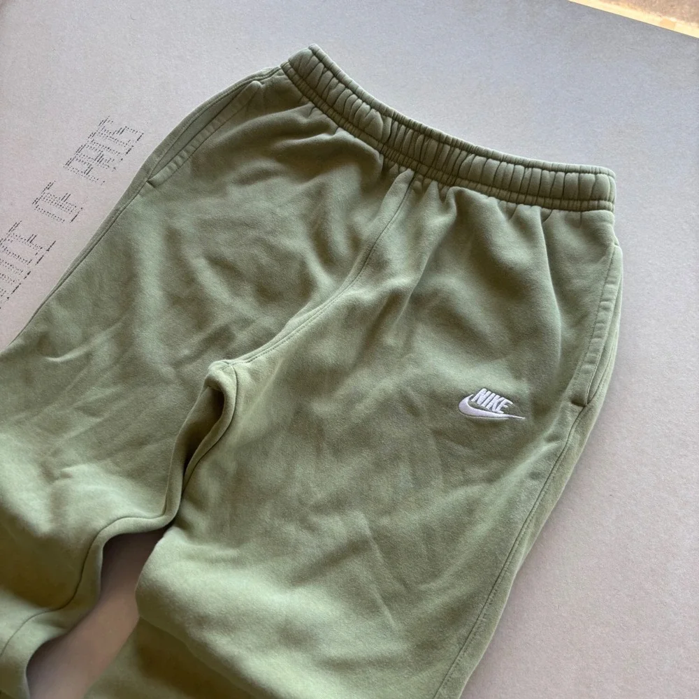 Y2K Nike Sweatpants